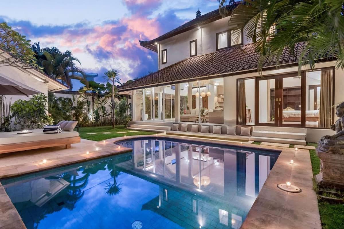 New York - 4 Bdr Pool Luxury Villa, Next To The Forge Bali Villa