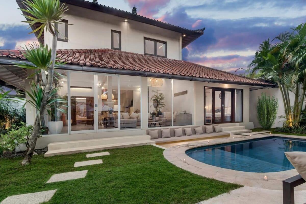 Villa New York - 4 Bdr Pool Luxury Villa, Next To The Forge Bali *