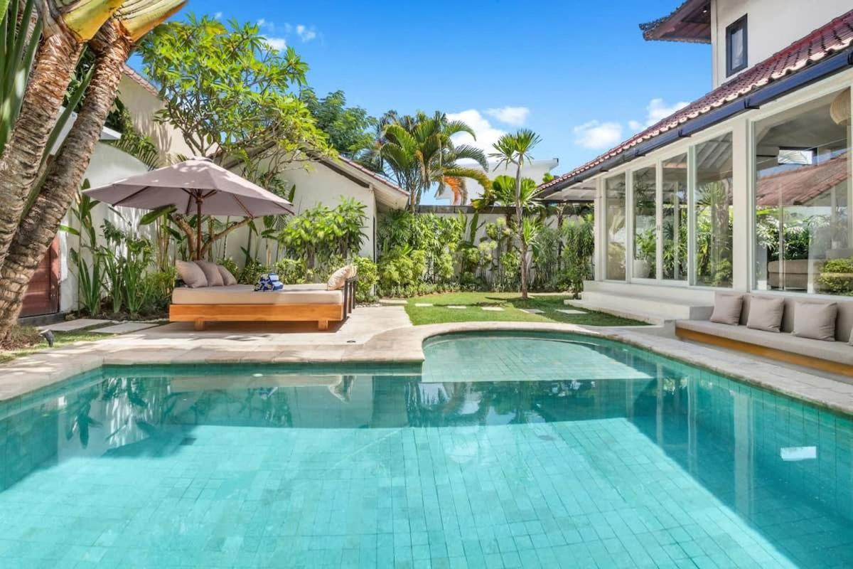 New York - 4 Bdr Pool Luxury Villa, Next To The Forge Bali