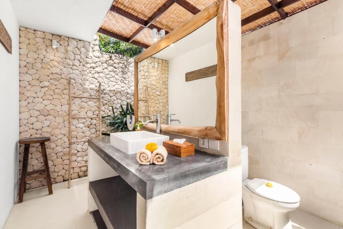 New York - 4 Bdr Pool Luxury Villa, Next To The Forge Bali
