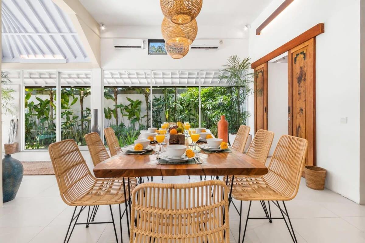 New York - 4 Bdr Pool Luxury Villa, Next To The Forge Bali Villa
