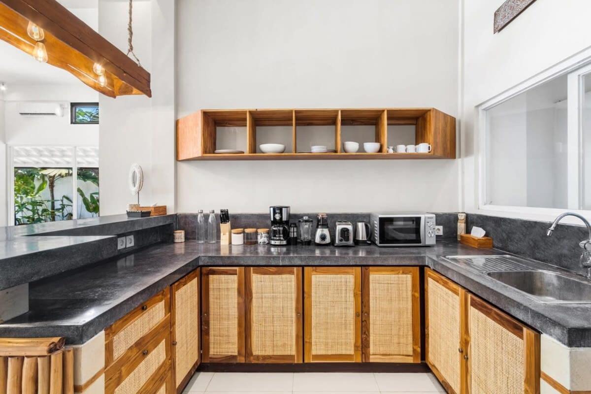 New York - 4 Bdr Pool Luxury Villa, Next To The Forge Bali Villa